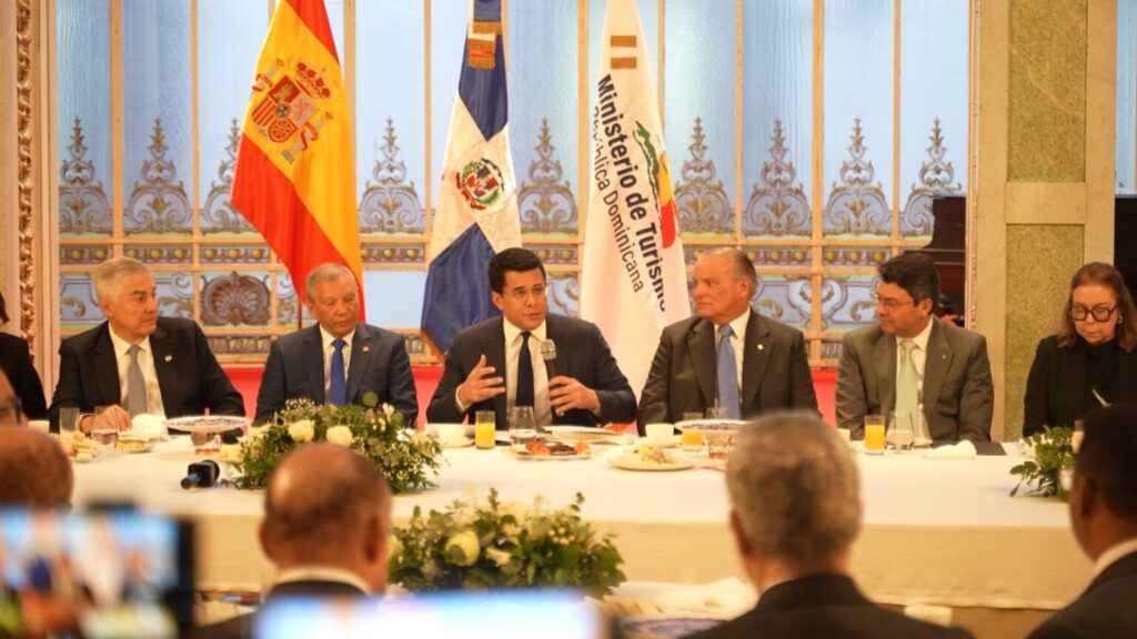 Collado destaca inversión histórica de RD$855,680 millones en FITUR 2026 para consolidar liderazgo turístico dominicano