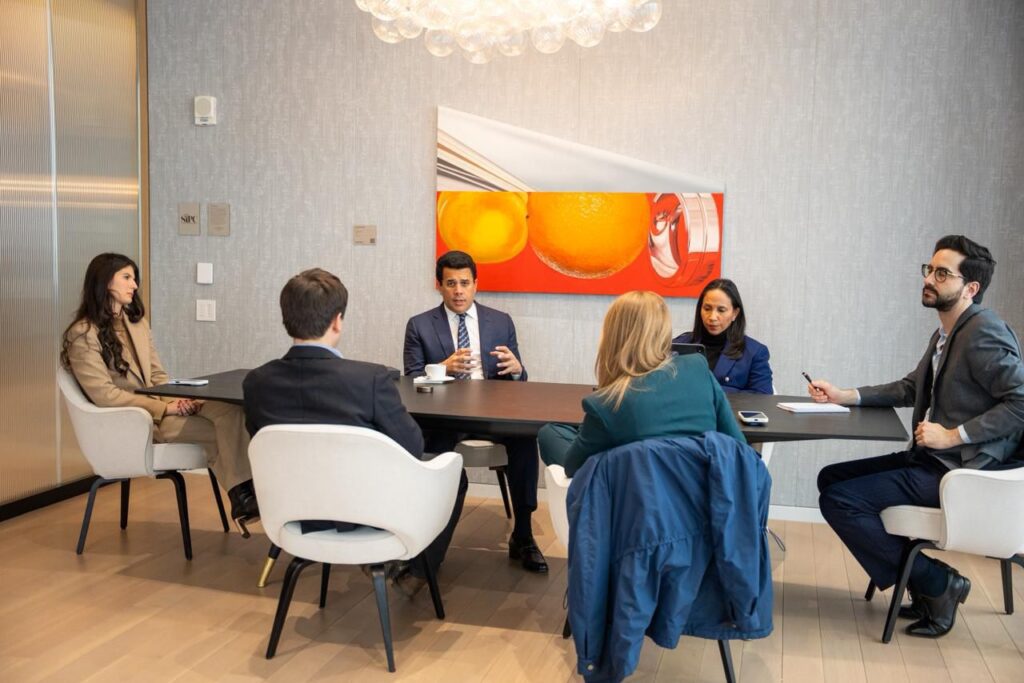 David Collado presenta en Nueva York proyecciones turísticas 2026 ante líderes financieros internacionales