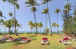 Playa Bonita abre un nuevo espacio para el cine dominicano con cineforos frente al mar.