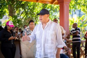 El senador Pedro Catrain reafirma su compromiso con las comunidades de la provincia de Samaná